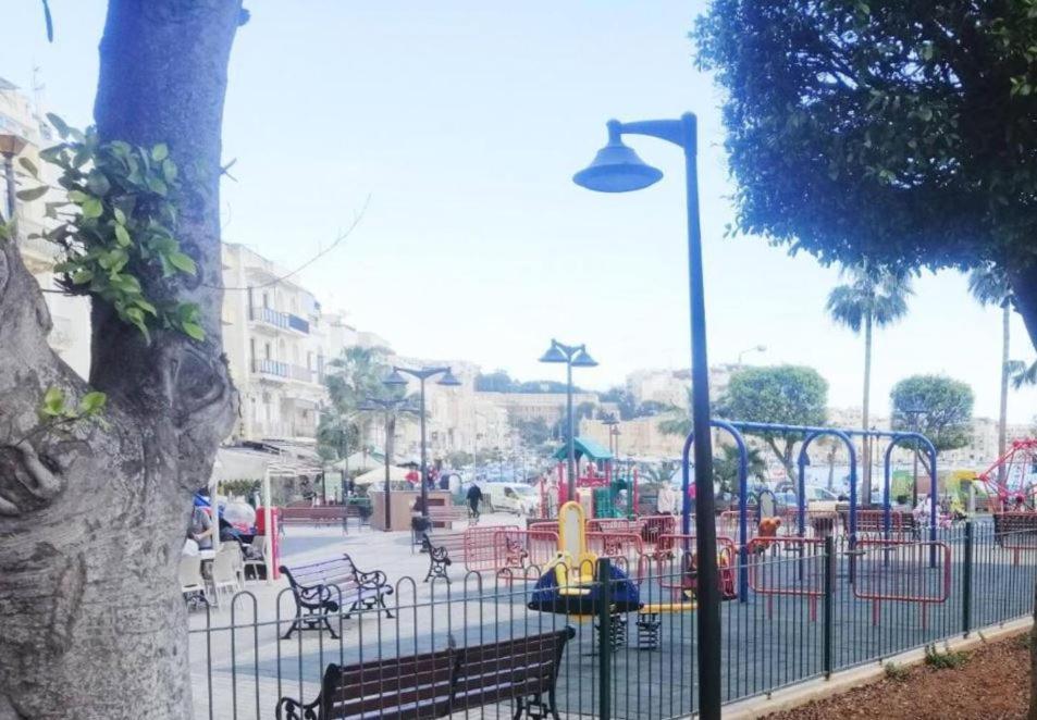 Sea View 2 Bedroom Apartment Marsaskala Exterior foto